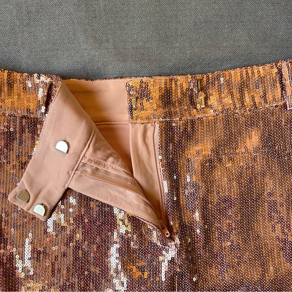 🆕‎ BB Dakota Rose Gold Sequin Mini Skirt - Picture 7 of 13